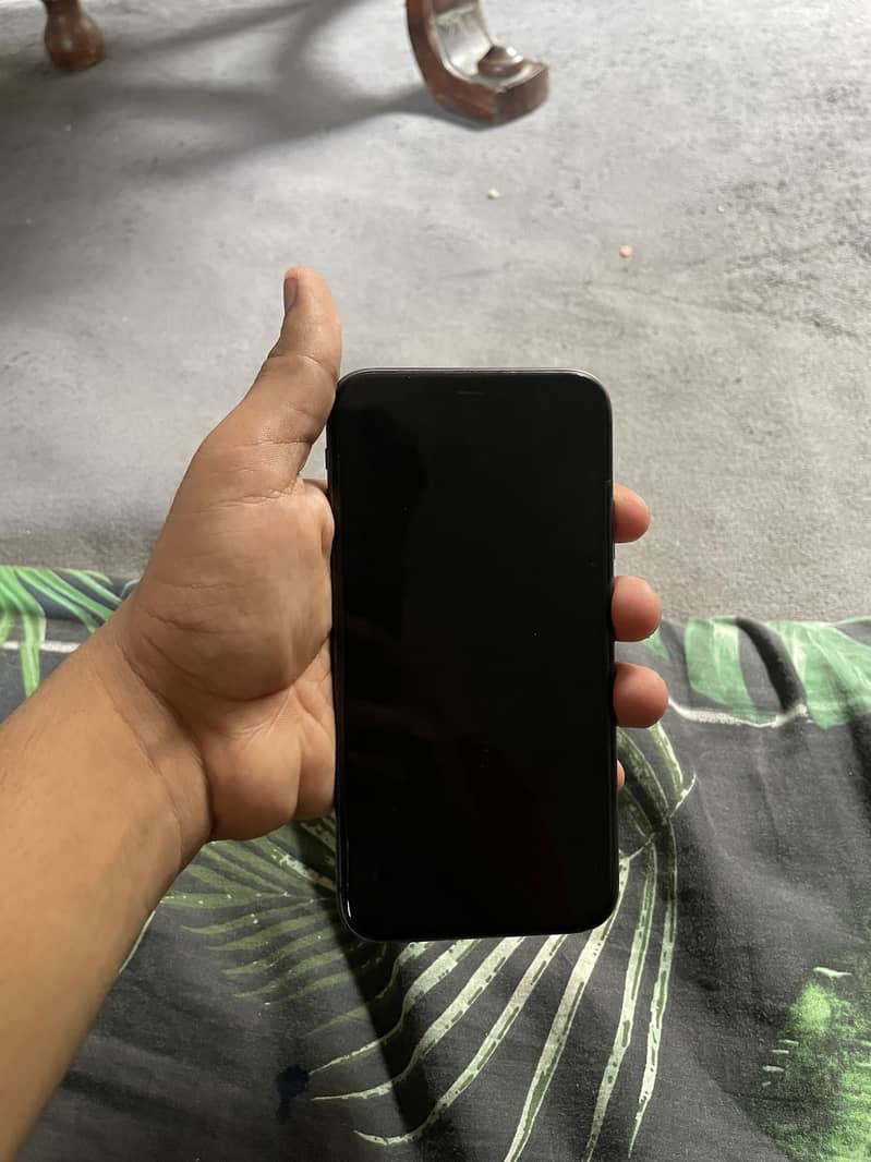 Apple iPhone 11 3