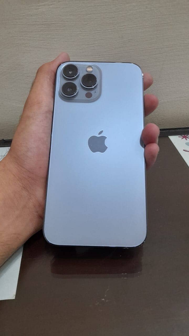 Apple iPhone 13 Pro Max 1