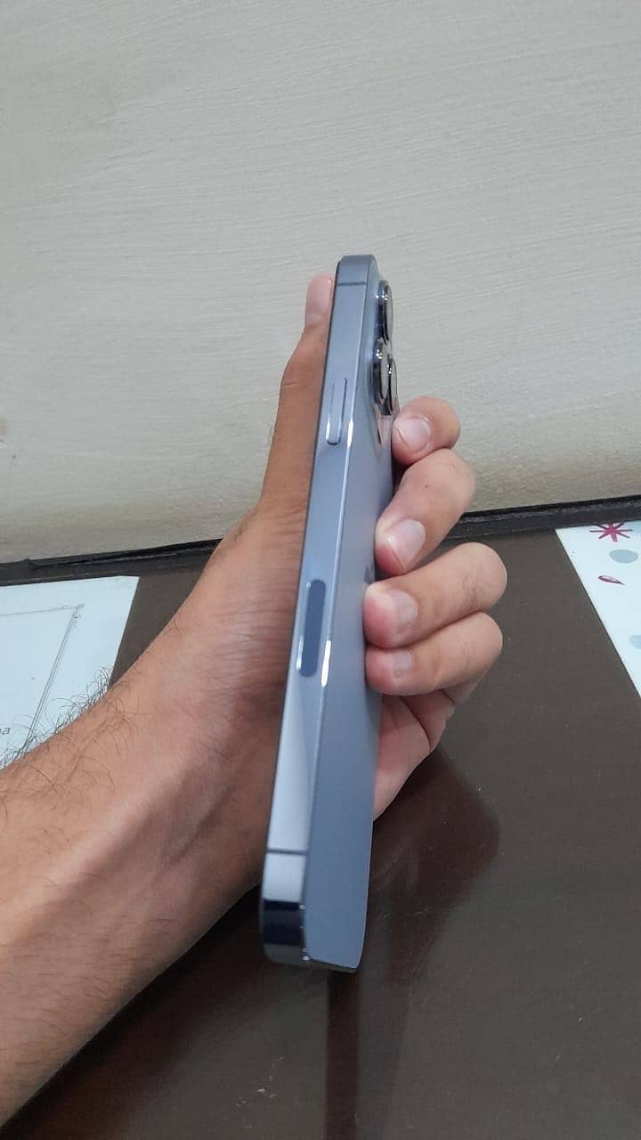 Apple iPhone 13 Pro Max 4