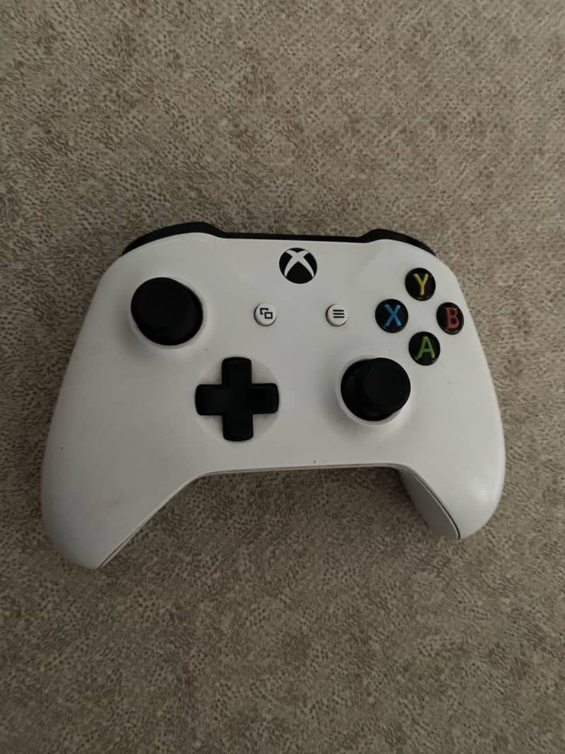 Xbox One original controller 0