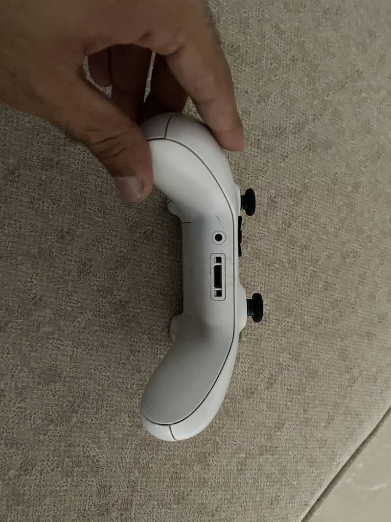Xbox One original controller 4