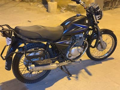 Suzuki GS 150 2017