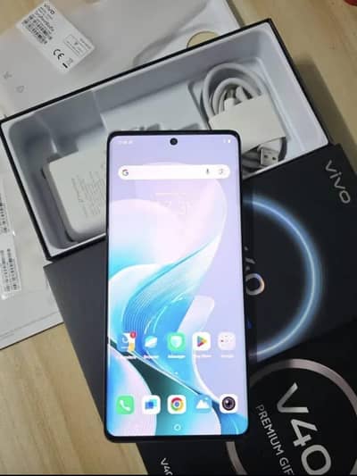vivo v 40 5 G 12 256 gb memomery 10 by 10 condition official approved