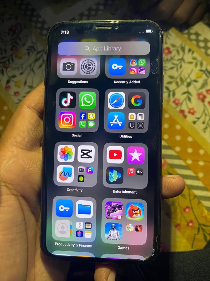 Apple iPhone X 4