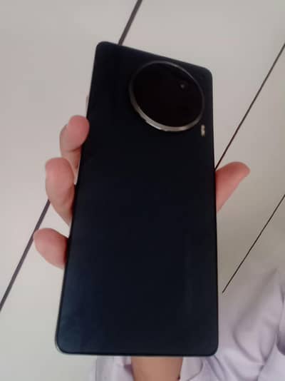 Tecno CAMON 30