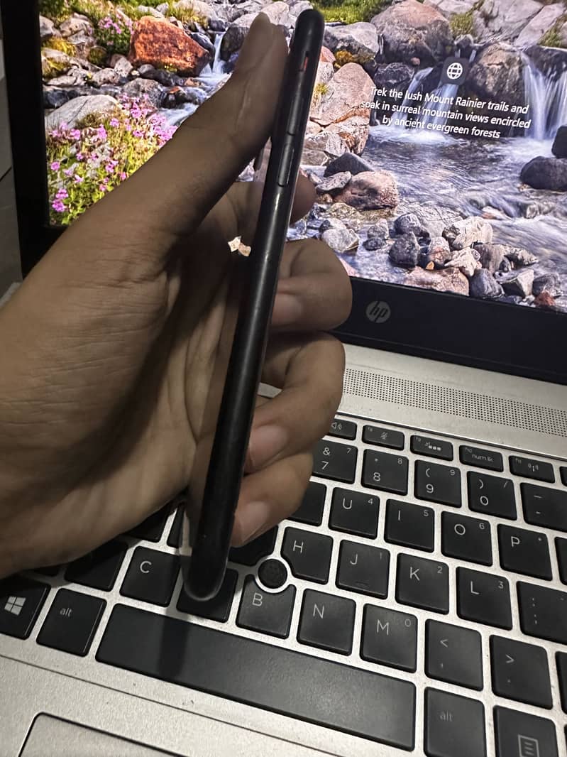 Apple iPhone 7 2