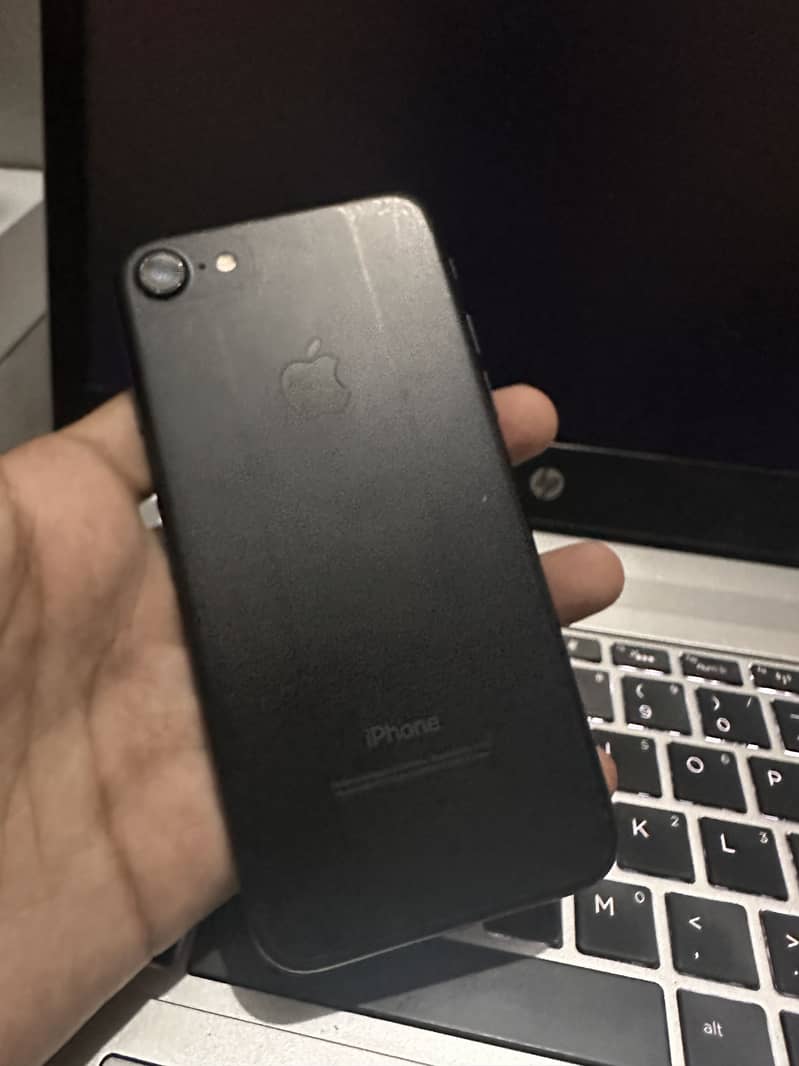 Apple iPhone 7 3