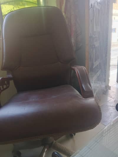 Office revolving chair for sale in reasonable price 8000