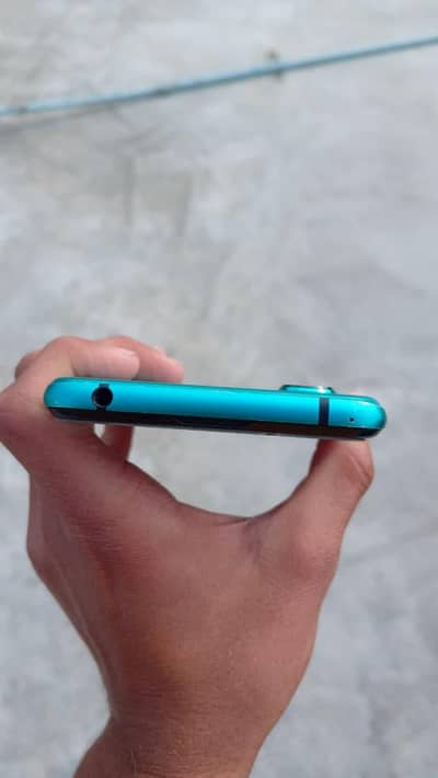 Aqous r3 non pta 6/128 minor touch not working