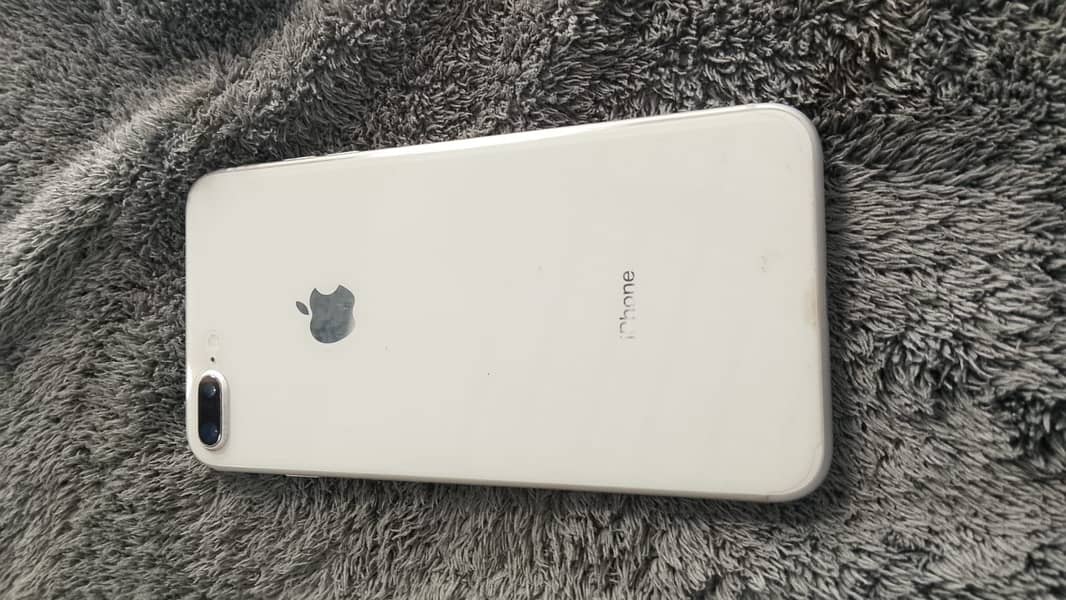 Apple iPhone 8 Plus 1