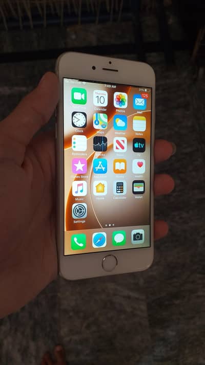 iPhone 6 64GB Silver condition 10/10