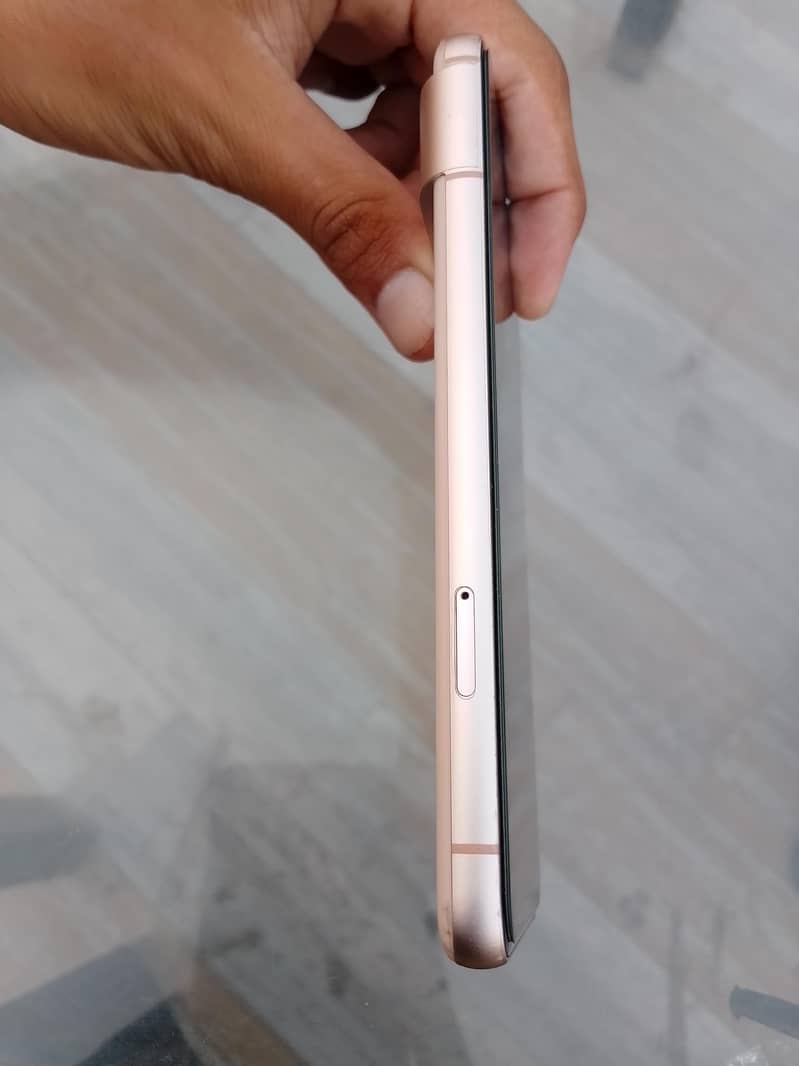 Google Pixel 8 6