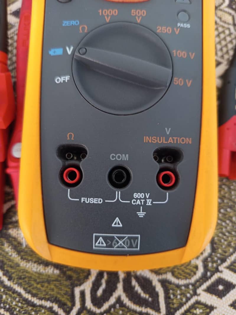 FLUKE 1507 INSULATION TESTEA 6