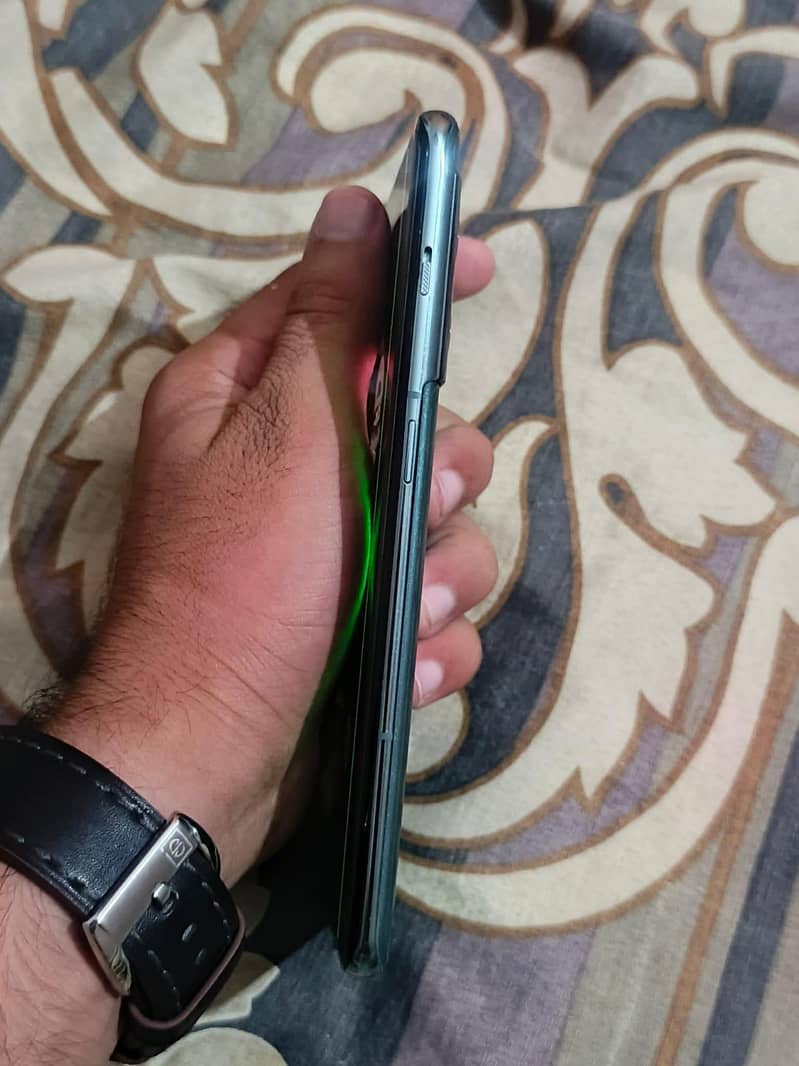 One Plus 10 Pro 4