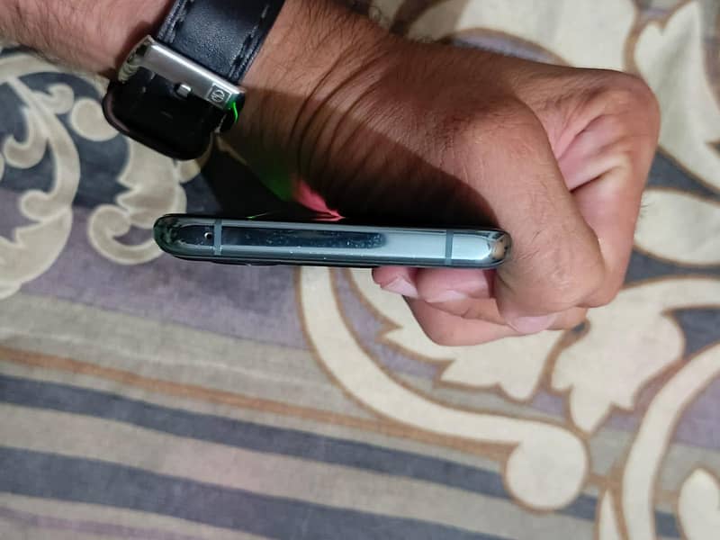 One Plus 10 Pro 6