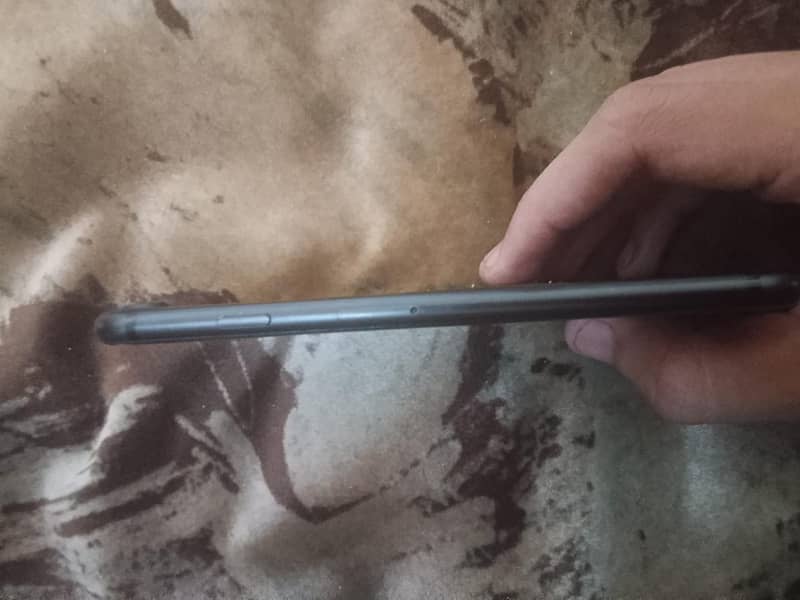 Apple iPhone 7 3