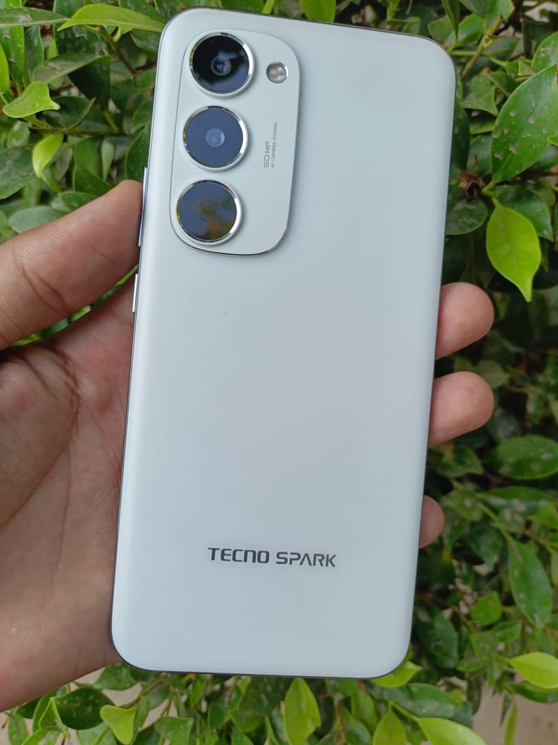 Tecno Spark 40 Pro Plus 0