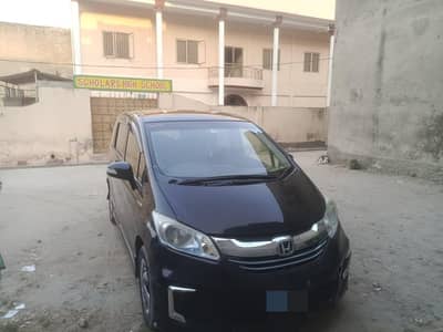 Honda Freed Hybrid 2014 | Islamabad Registered | Automatic