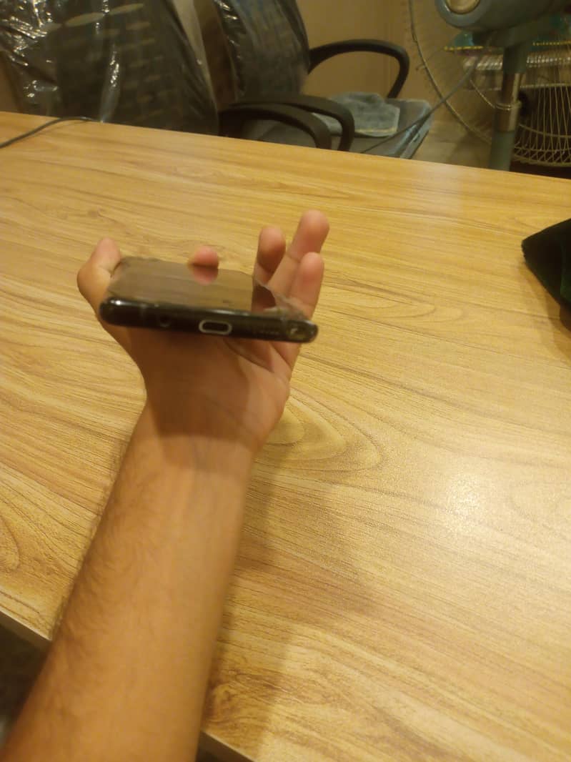 Samsung Mobile Note 8 4
