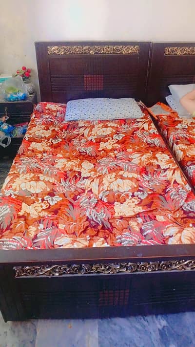 02 single beds {o321-I79684I}