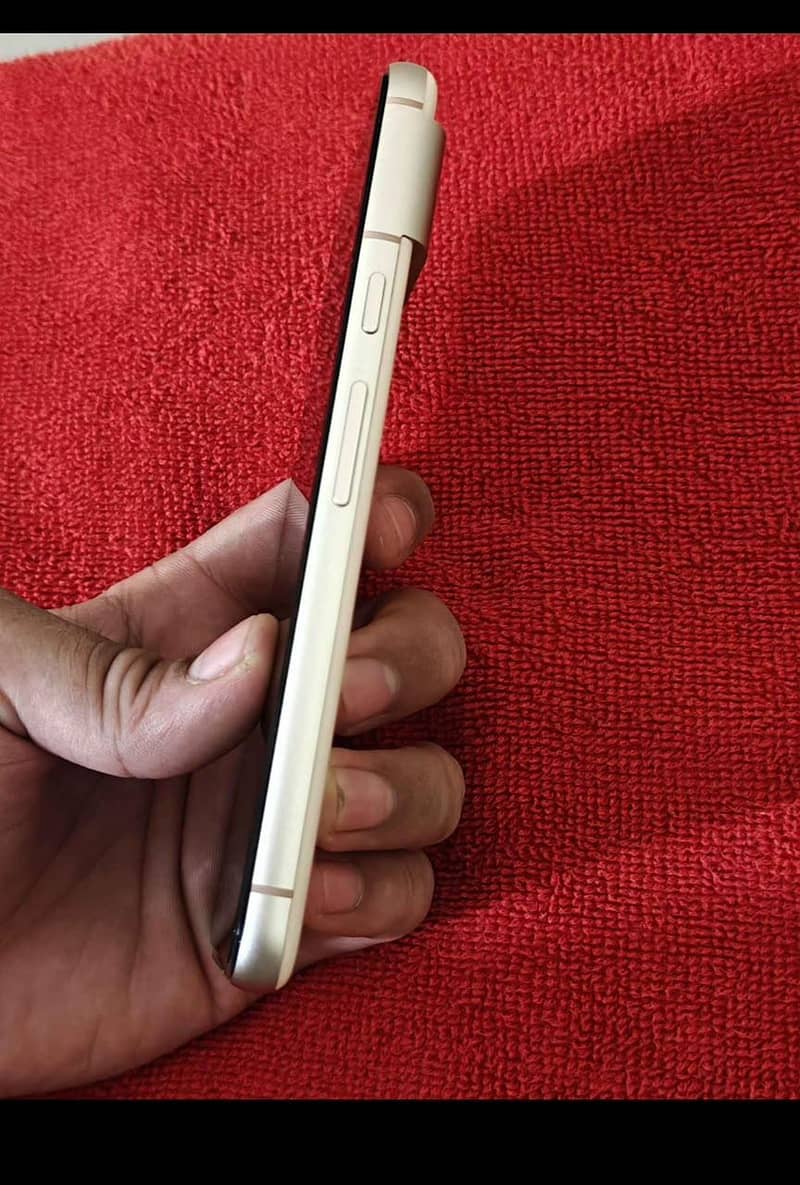 Google Pixel 8 4