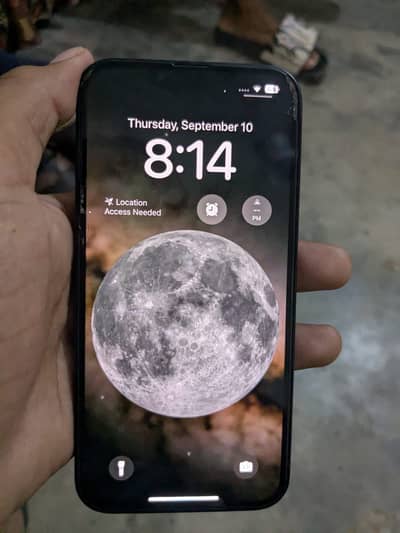 Apple iPhone 13