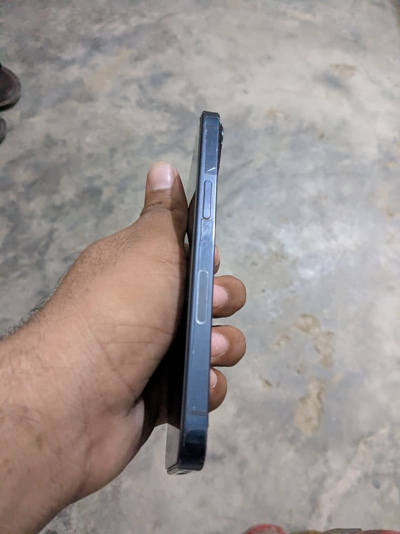 Apple iPhone 13 1