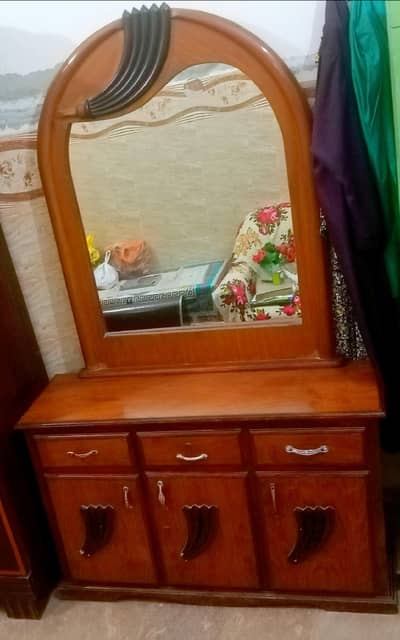dressing table 2 year use