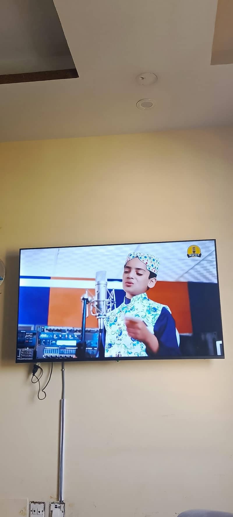 Smart Android TV 0