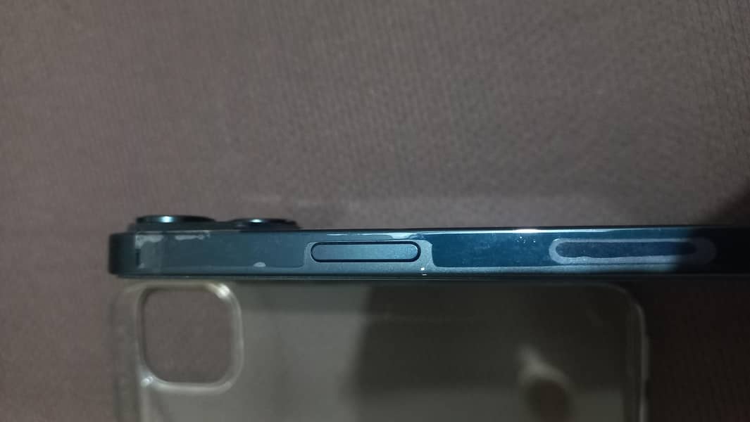 Apple iPhone 14 4