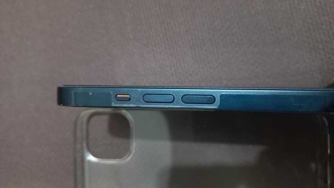 Apple iPhone 14 5