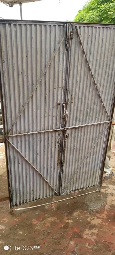 use iron door 4*6.5 good condition