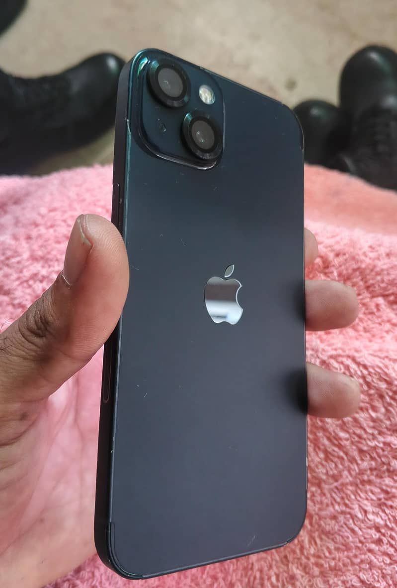 Apple iPhone 13 4