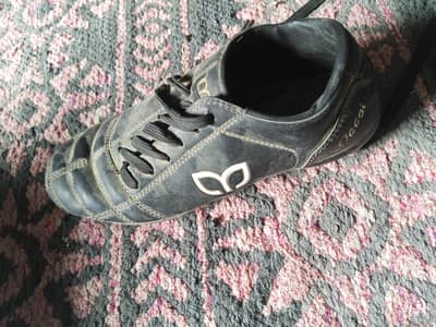 football toes