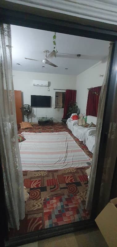 422 Sq-Yard 3 Bed DD Banglow Floor For Rent Nazimabad No. 4