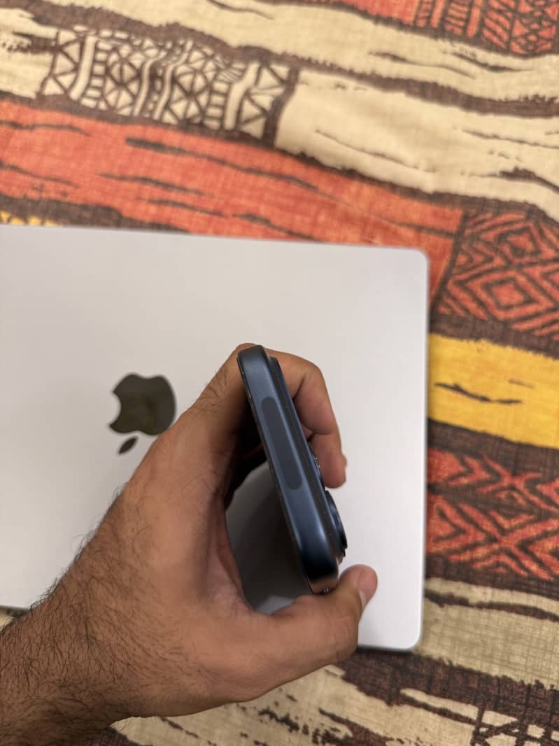 Apple iPhone 17 Pro 256GB Blue | 100% Battery | Dual eSIM | Non PTA 4