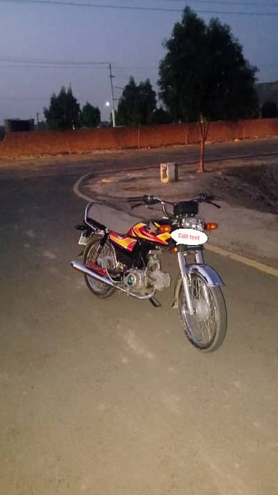 CD 70 black couler model 25/26 all ok location bahawalpur