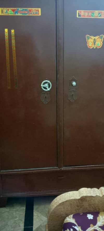 Safe almari for sale