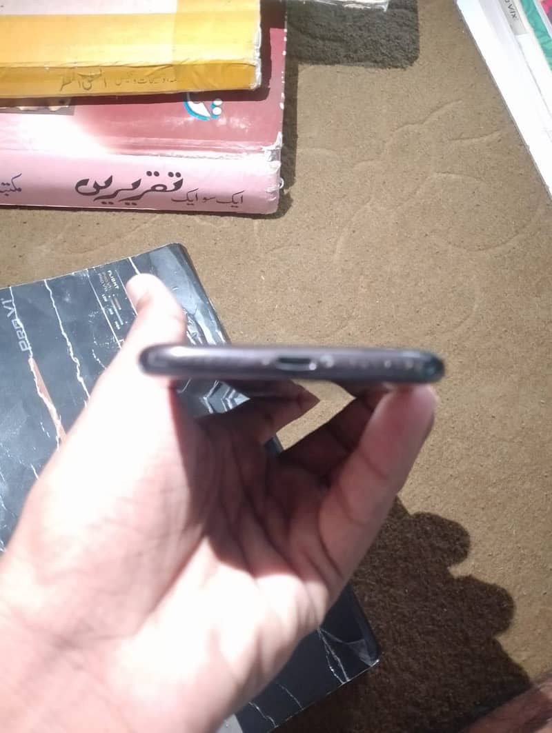 Apple iPhone 8 1