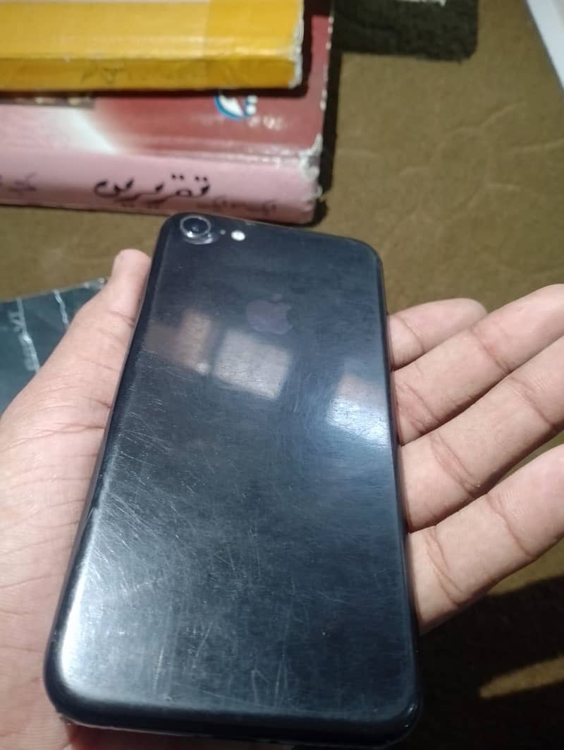Apple iPhone 8 4