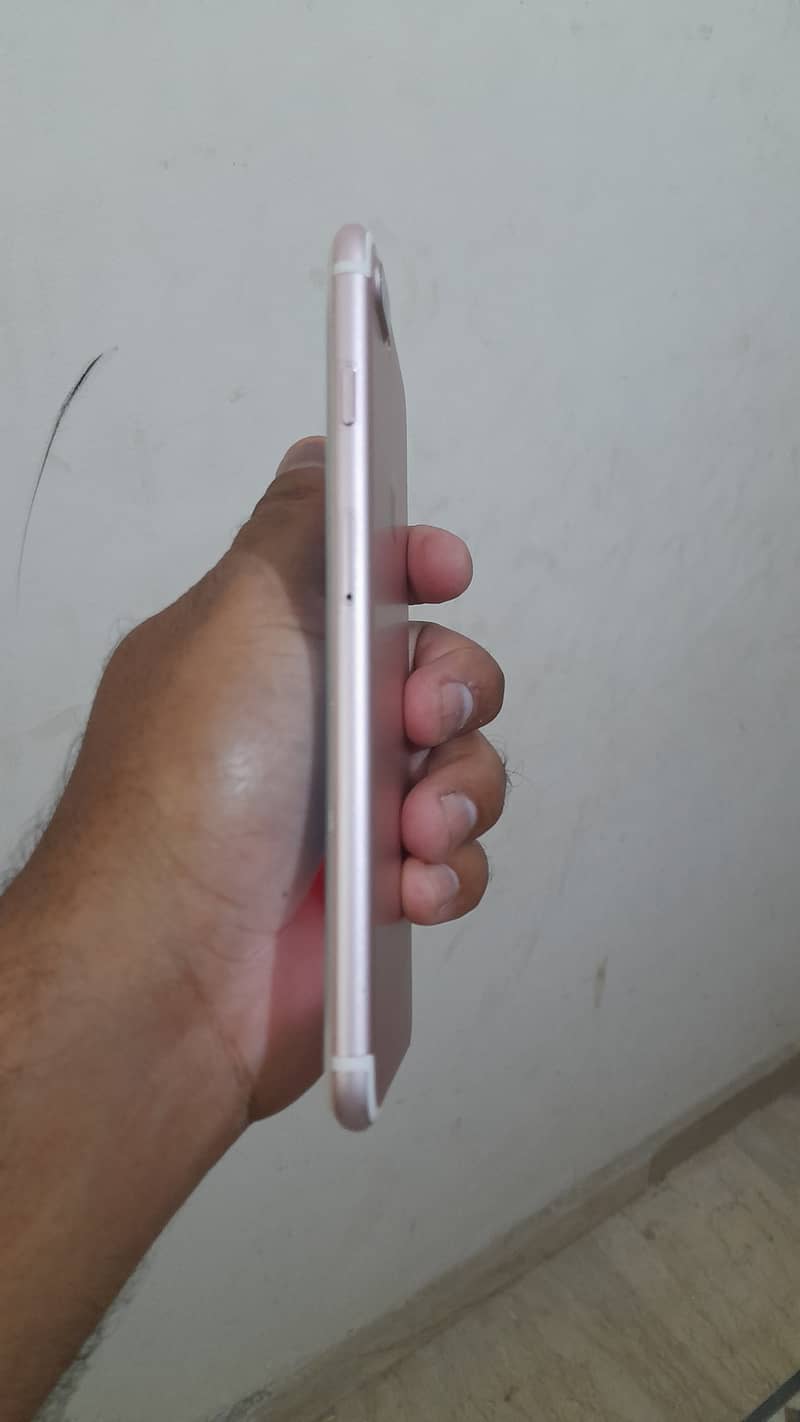 Apple iPhone 7 Plus 2