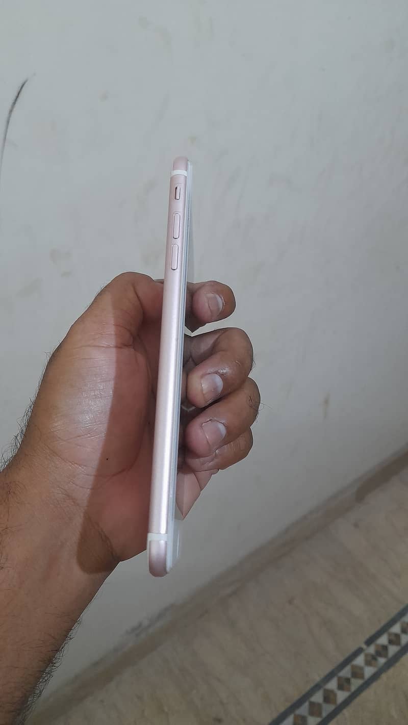 Apple iPhone 7 Plus 3