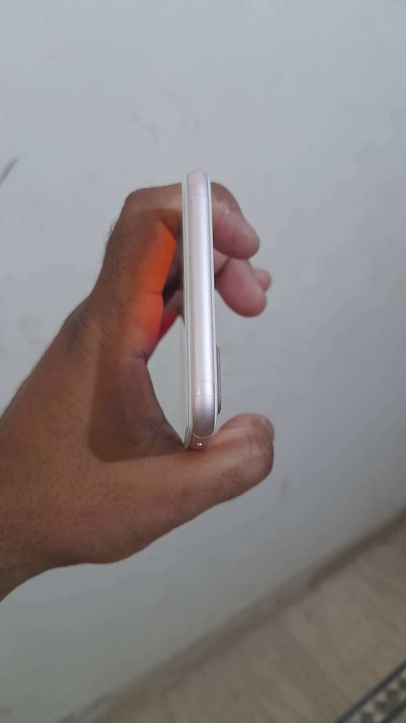 Apple iPhone 7 Plus 4