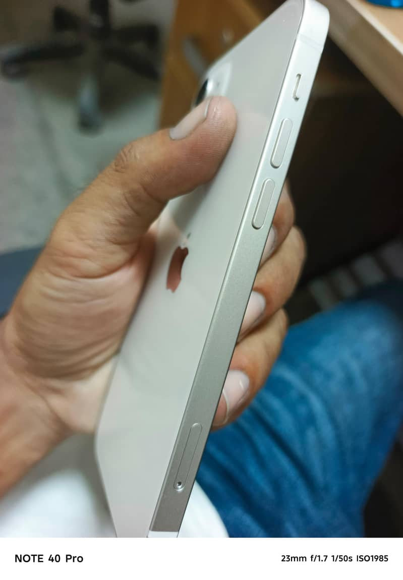Apple iPhone 12 10