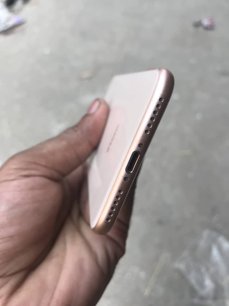 iPhone 8 3