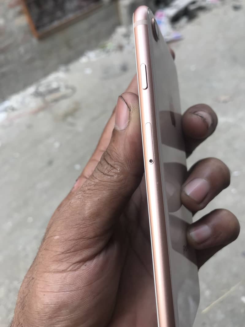 iPhone 8 5
