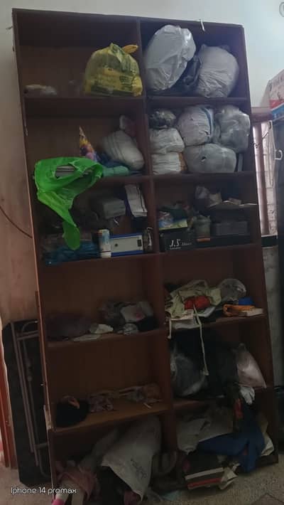 2 shelves available