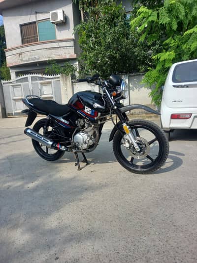 yamaha ybr 125g  good condition islamabad number 0300-9052278 call