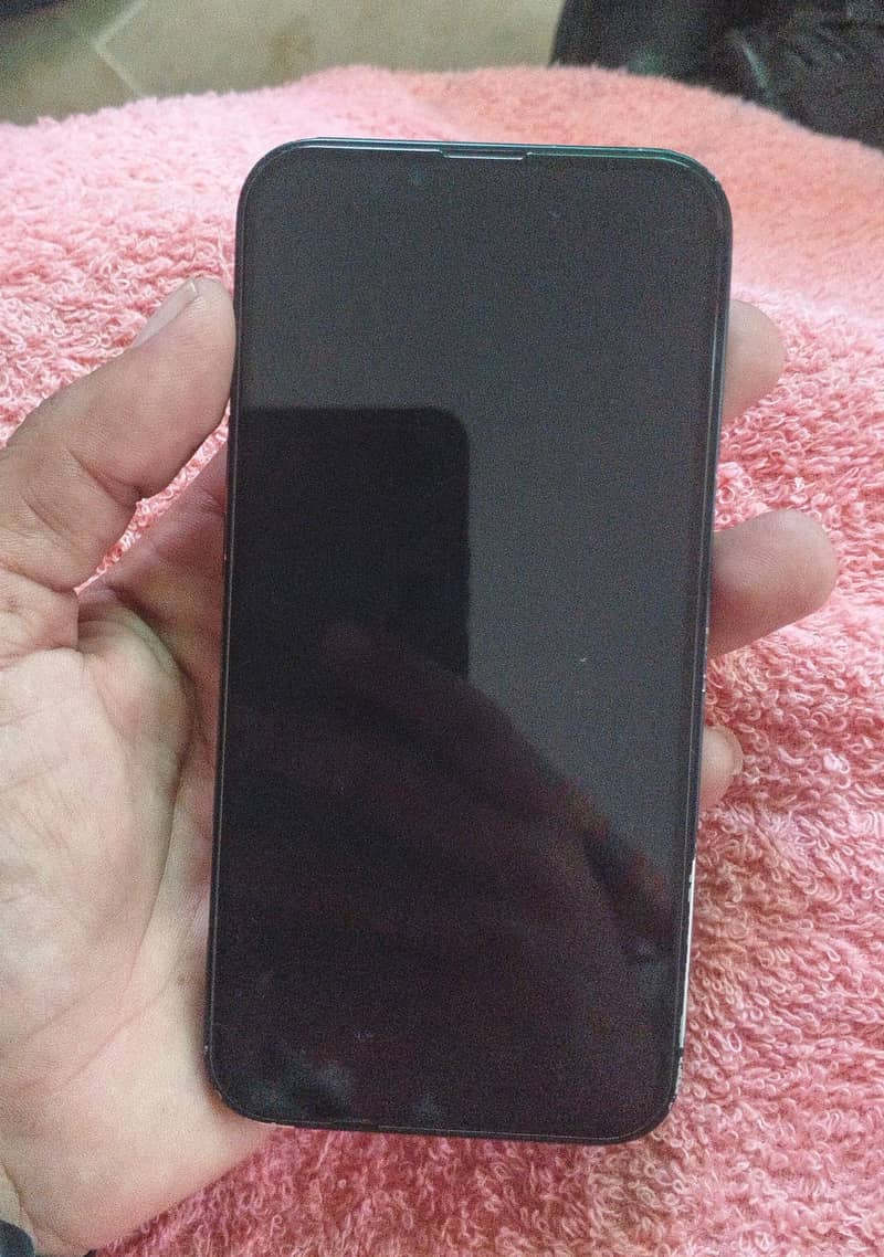 Apple iPhone 13 7