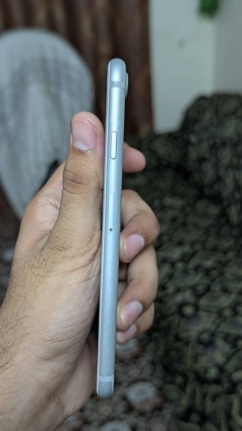 Apple iPhone 7 1